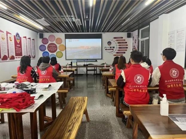 浙财东方公司3044永利集团开展“廉洁廉政谱新文,垃圾分类立基层”主题党日活动